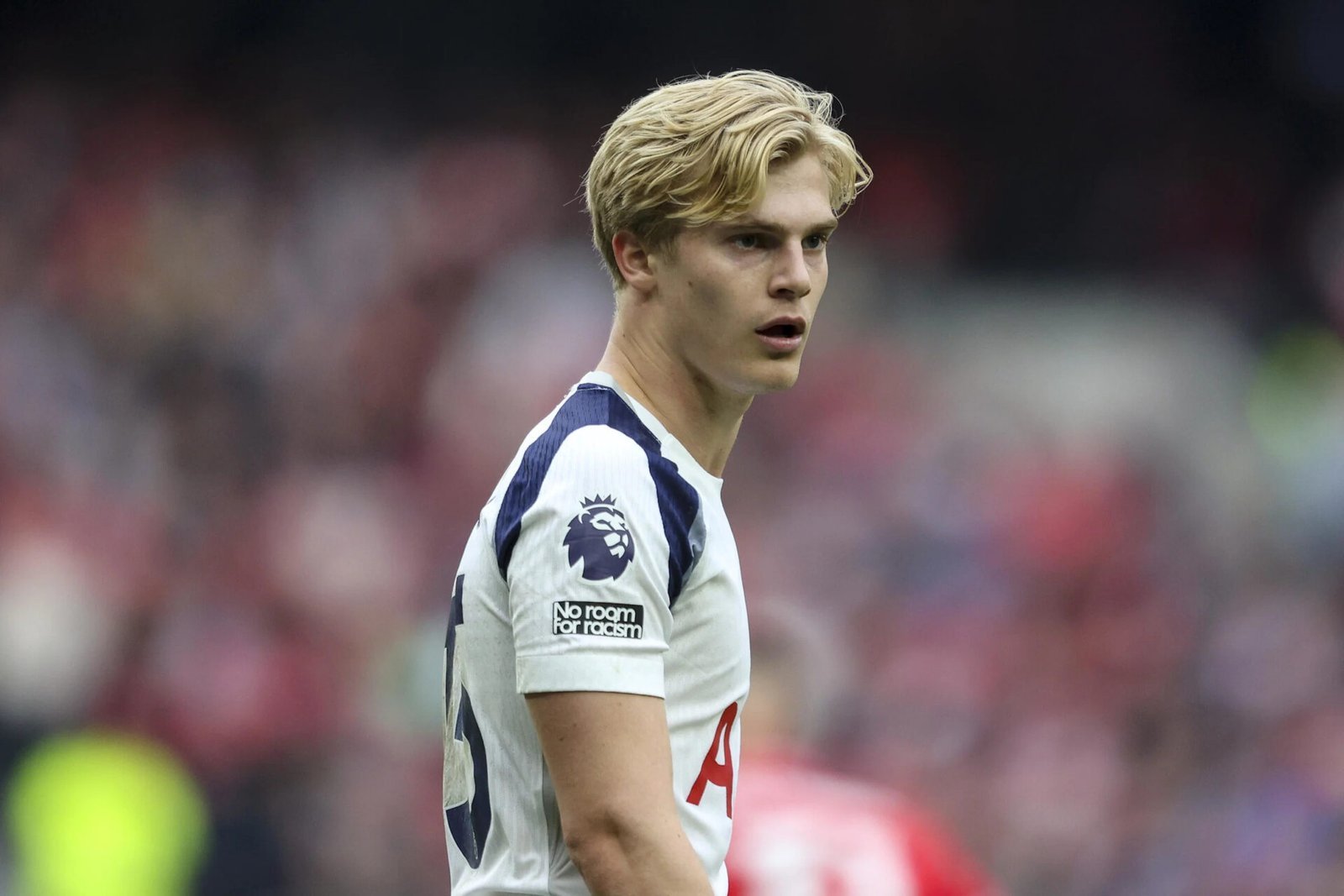 Newcastle Makes Lucas Bergvall Transfer Stance Clear After Tottenham Rebuff