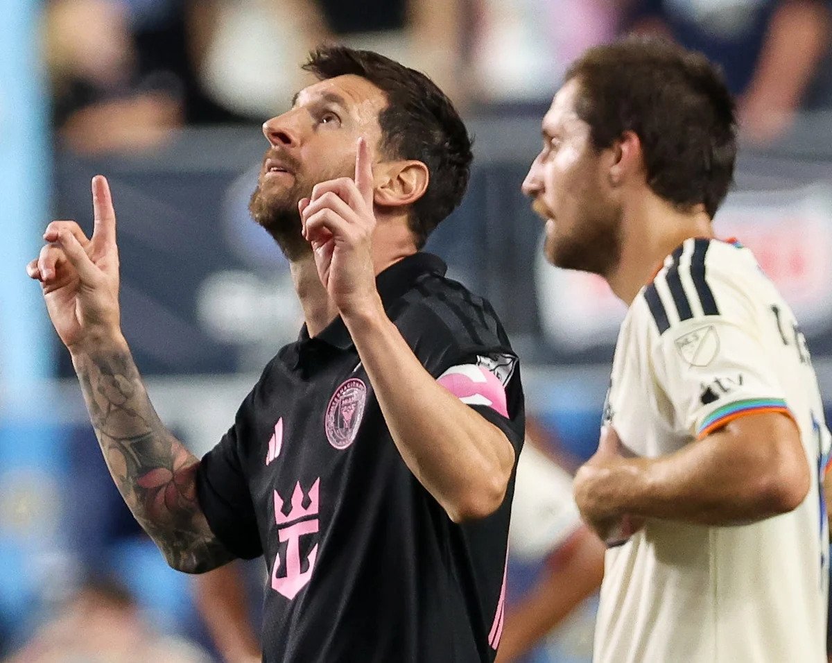 Messi Points to the Sky: First Goal Since Father's Passing Lifts Inter Miami in 2-2 Draw