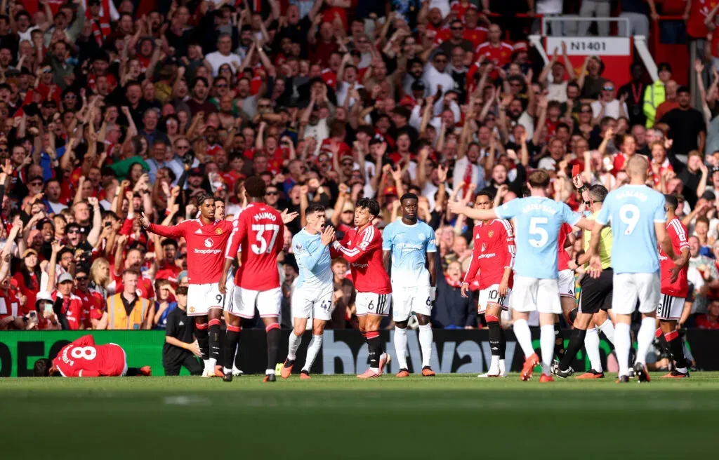 VAR Controversy Clouds Arsenal's Title Surge as Pro Ref Error Fuels Manchester City Debate