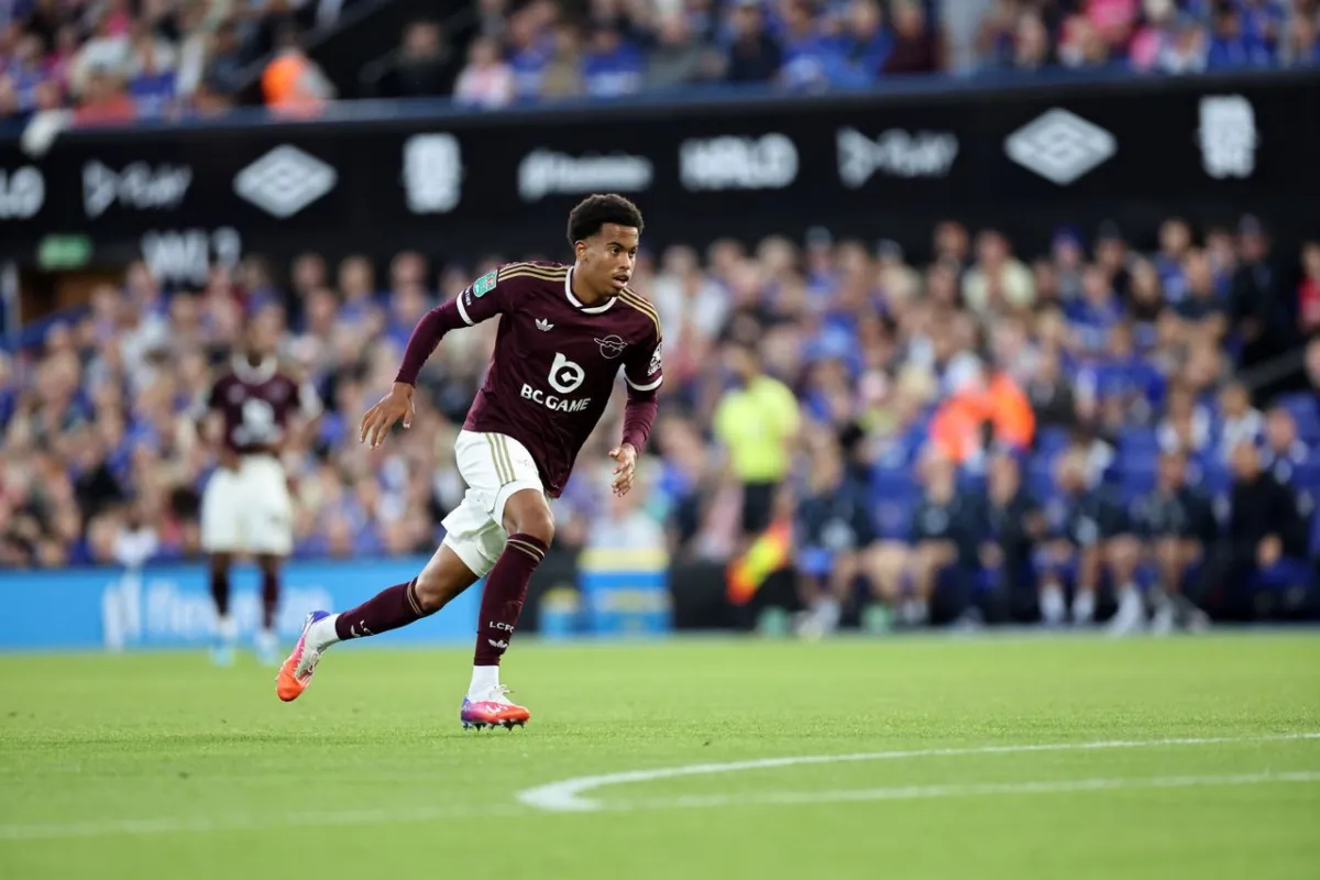 Manchester United Enter Talks for England U‑19 Midfielder Louis Page