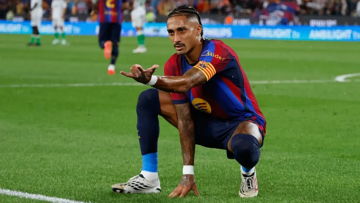 Raphinha's Hat‑Trick Powers Barcelona to Record 7‑2 Victory Over Racing Santander