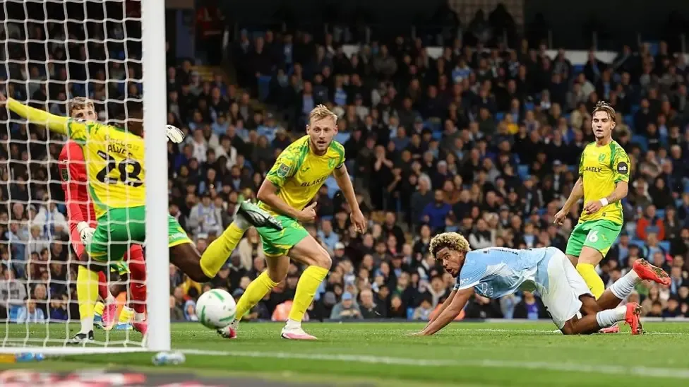 Samba Double Directs Five-Star Manchester City Past Norwich in Carabao Cup