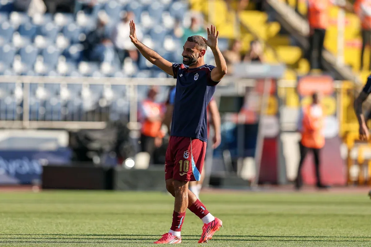 Mohamed Salah Hat-Trick Powers Trabzonspor to 4-0 Win Over Galatasaray