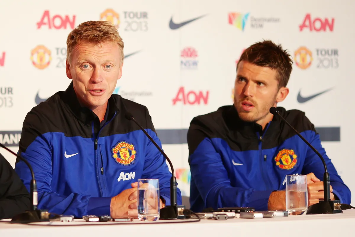 Carrick's Crisis: Moyes Echoes and Fitness Woes Haunt Manchester United at Fulham