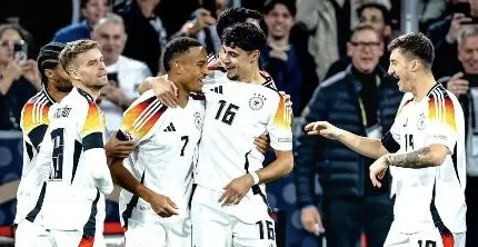 Klopp and Xavi Launch New Eras as Heavyweights Clash in Amsterdam