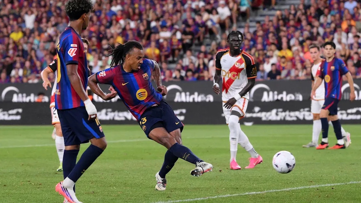 Bayern Munich Targets Barcelona’s Struggling Jules Koundé in January Transfer Window