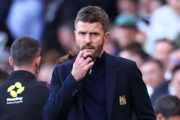 Carrick’s Survival Test: United’s Manager Faces Fresh Challenges as Injuries and Unrest Threaten Season Reset