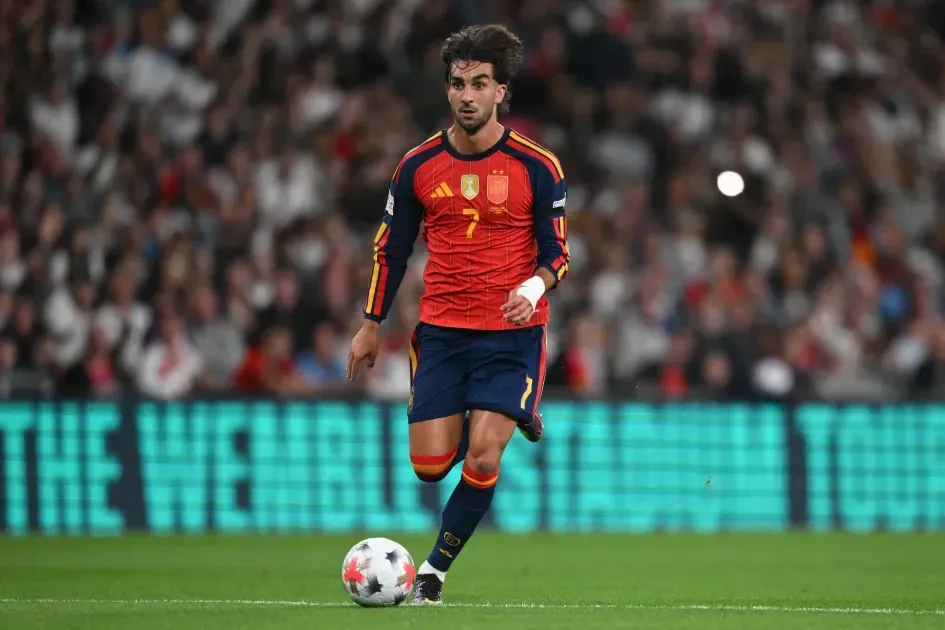Spain’s Nations League Campaign Disrupted by Ferran Torres’ Ankle Injury as Carlos Espí Steps In