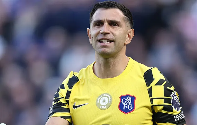 Emiliano Martinez Confirms Return Timeline After Jaw Surgery Following Premier League Incident