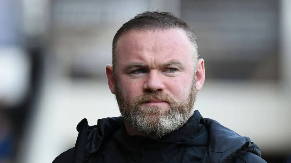 Manchester United: Rooney warns Carrick to adopt Ferguson’s iron-fisted approach with Fernandes