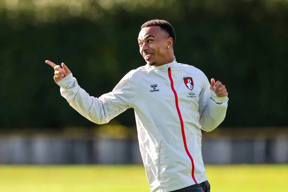 Manchester United’s Leeds Clash Exposed: Mazraoui’s Return, Shaw’s Absence, and a Squad Still Searching for Solutions
